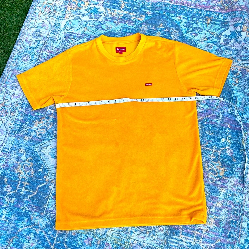 Supreme - Mens Medium shirt  2016-17
FIRM Price
